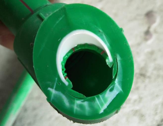 PPR沒(méi)有焊成雙眼皮會(huì)漏水嗎？截?cái)嗪笪艺痼@了！