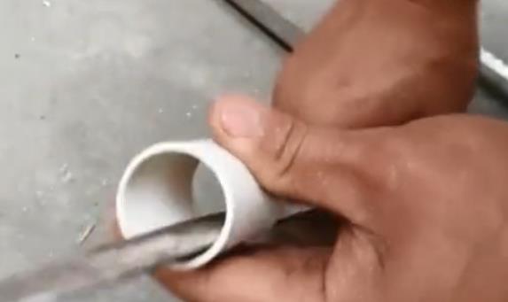 pvc管中間斷了拼接視頻分享，這個思路還是比較實用的！