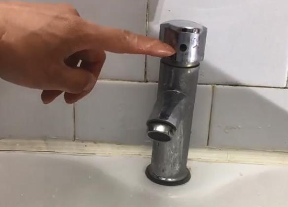 衛(wèi)生間臺(tái)盆水龍頭拆卸圖解，6張步驟大圖帶你全程拆卸！