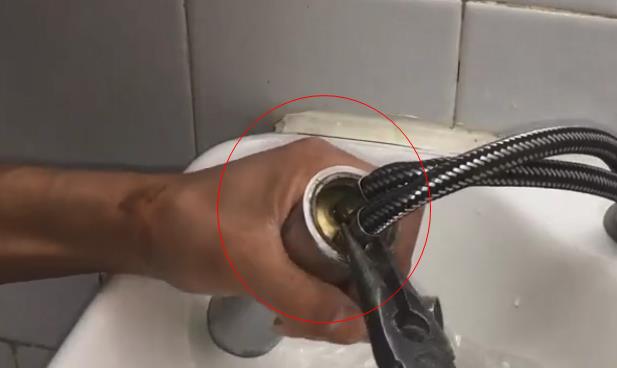 衛(wèi)生間臺(tái)盆水龍頭拆卸圖解，6張步驟大圖帶你全程拆卸！