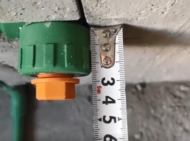 水管內(nèi)絲彎頭出墻多少合適？老師傅一句話瞬間明了！