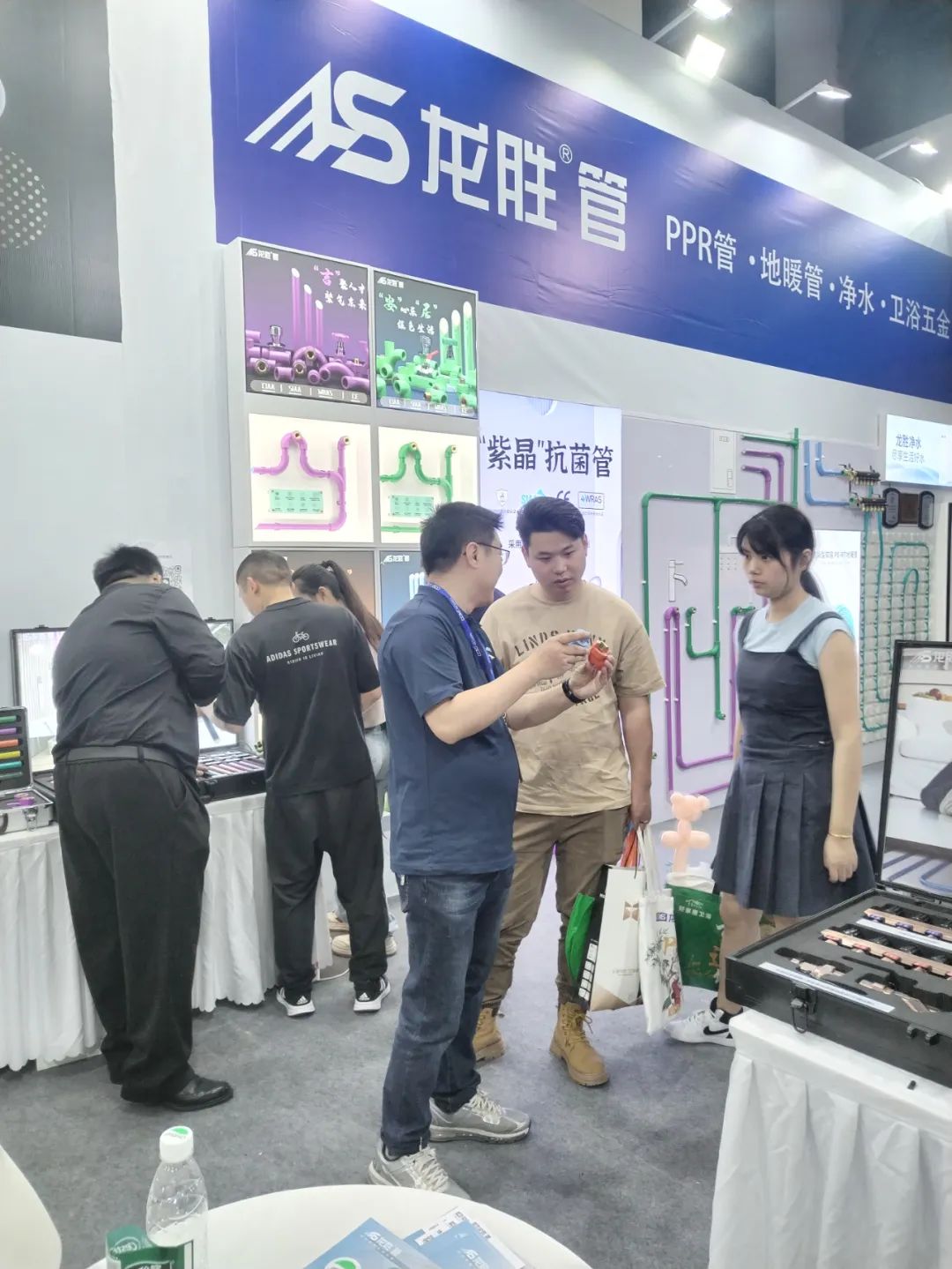 龍勝管2025成都建博會：用科技重塑健康，以藝術(shù)定義未來